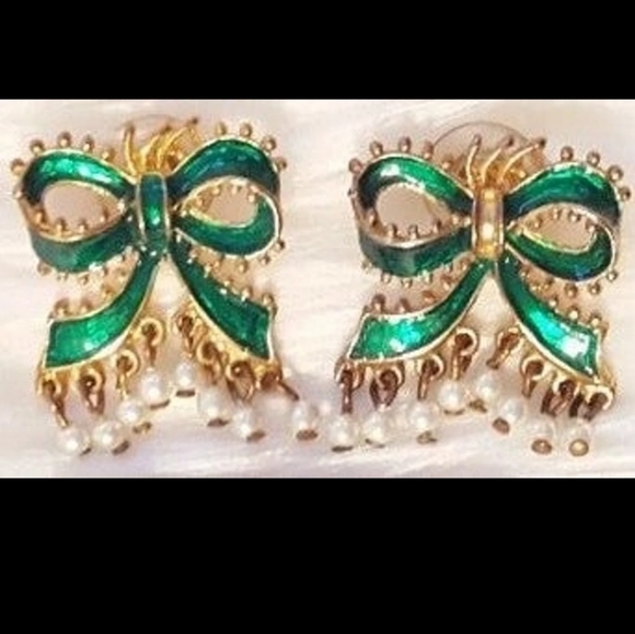 Rare green 1"×1" bow stud earrings. EUC - Picture 5 of 5